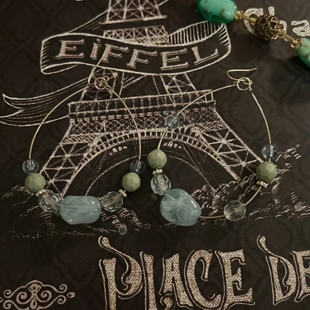 Assorted Turquoise Necklaces and Earrings - Picture 6 of 7